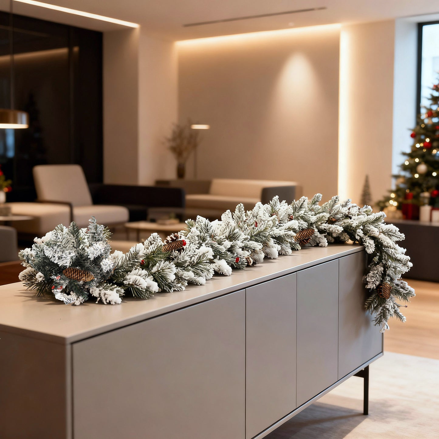 Künstliche Weihnachtsgirlande mit Schnee Tannengirlande 270 cm mit Tannenzapfen und Beeren