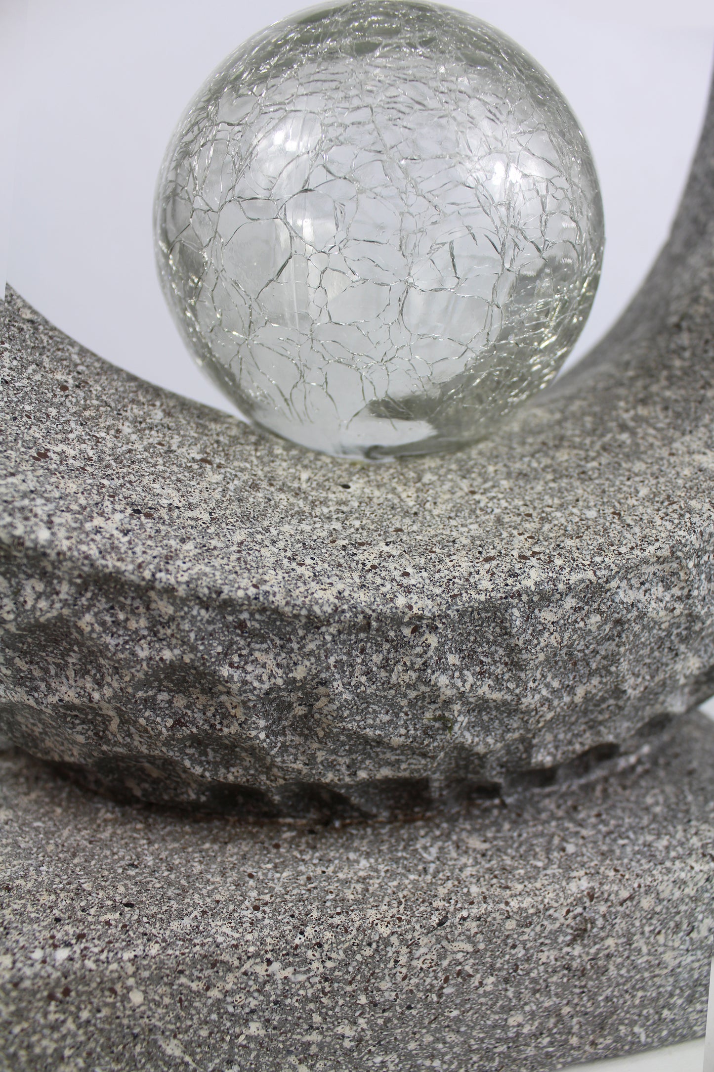 Solarleuchte Skulptur Granit-Optik moderne Solarlampe 33,5 x 39 cm