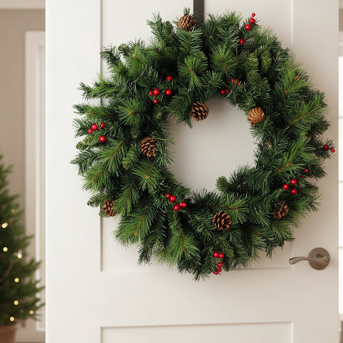 Künstlicher Weihnachtskranz 60 cm – Realistische Tannenzweige mit roten Ilex-Beeren & Tannenzapfen Deko-Kranz