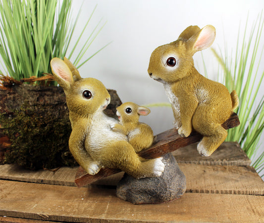 Dekofigur Hasen Familie auf Wippe Gartenfigur Tierfigur 26 x 25 cm