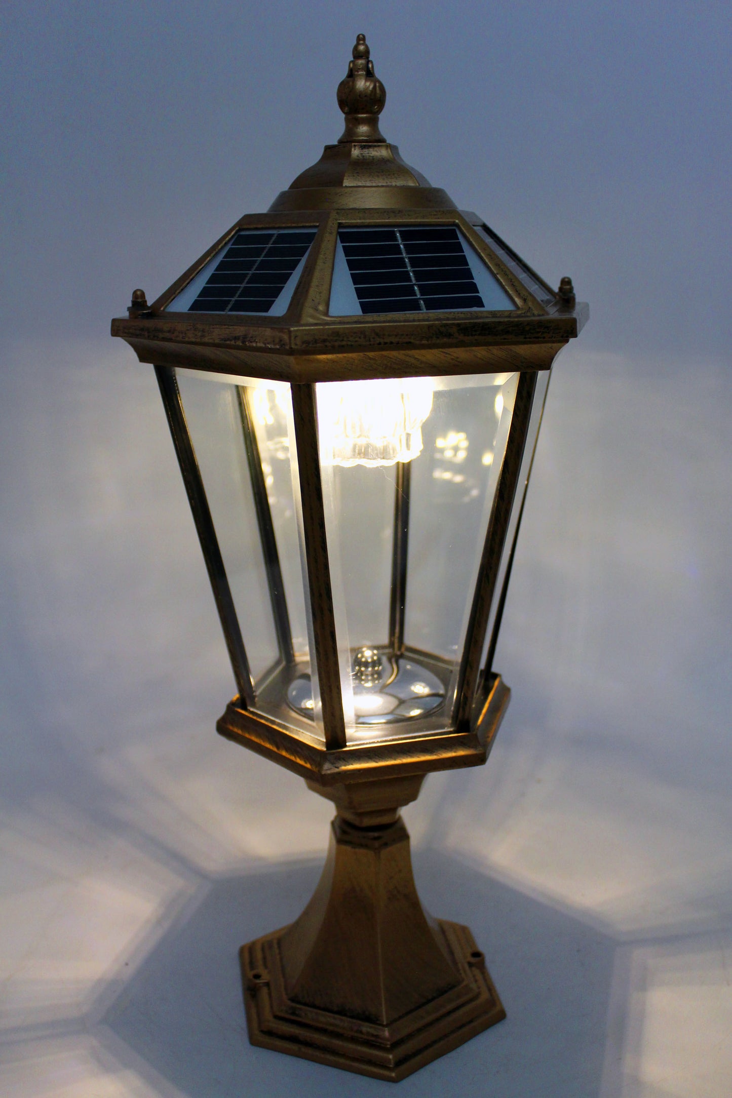 Solar Sockelleuchte klassisch Außenleuchte Gartenleuchte kabellos Duo Color Gartenlaterne