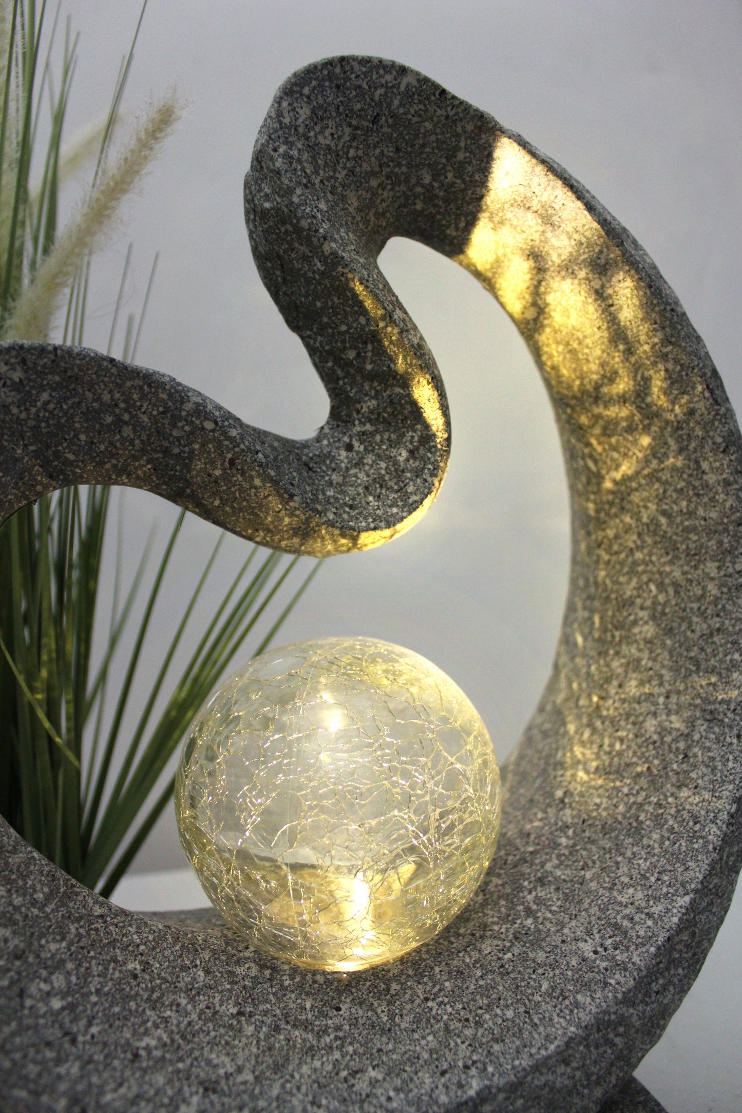 Solarleuchte Skulptur Granit-Optik moderne Solarlampe 33,5 x 39 cm