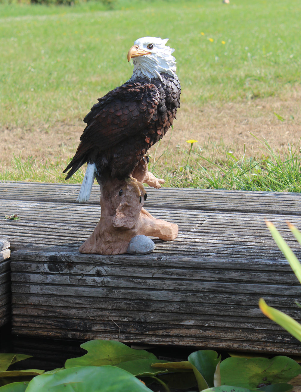 Dekofigur Adler auf Baumstamm 34 cm Gartenfigur Tierfigur