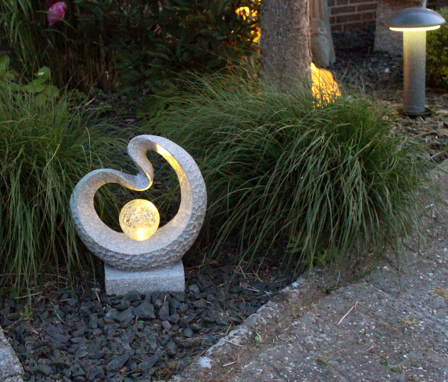 Solarleuchte Skulptur Granit-Optik moderne Solarlampe 33,5 x 39 cm